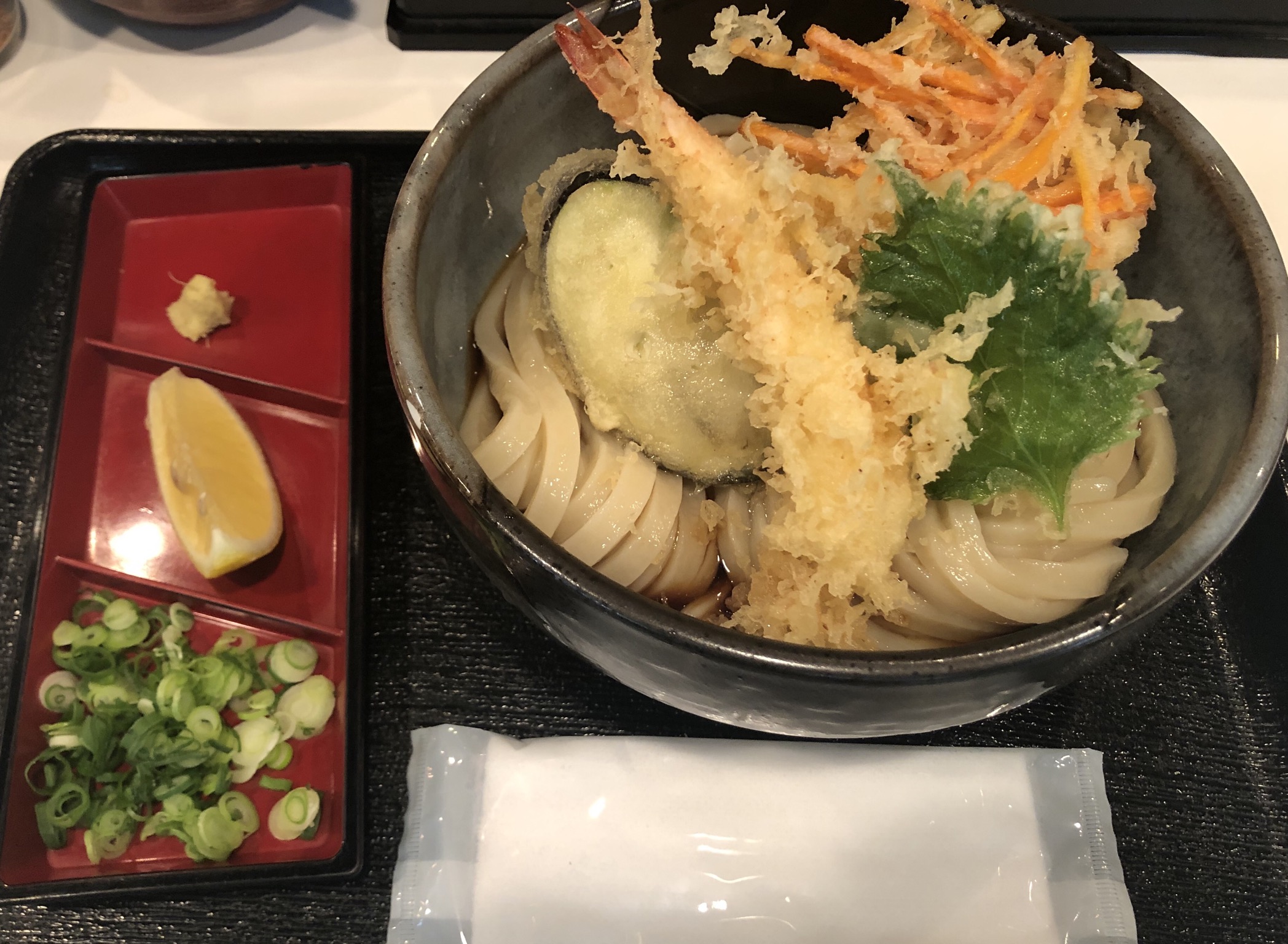 うだま 梅田店 モチモチ弾力 コシのあるのどごし最高の饂飩 サクサクの天ぷらぶっかけがウマイ うまいものを腹いっぱい