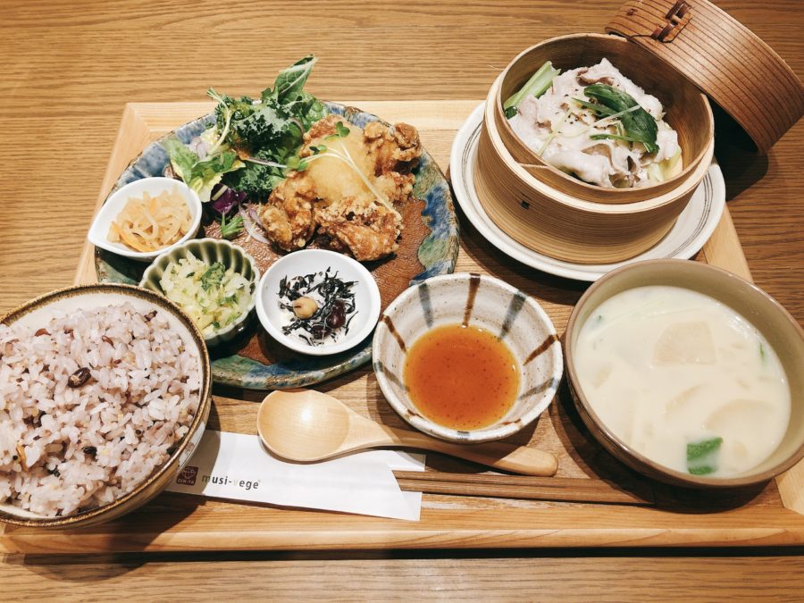 Musi Vege Cafe 難波cityのオシャレな定食屋さん せいろ蒸しのついた野菜多めのナイスなランチ うまいものを腹いっぱい